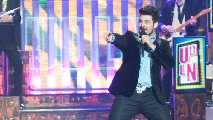 Uno de Los Nuestros - David Moreno canta "Pavo real"