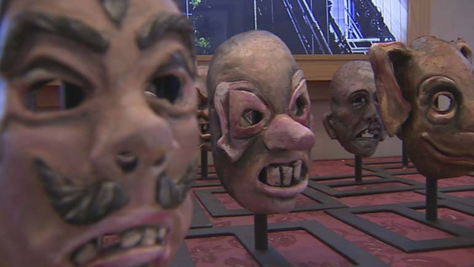 El Teatro Real de Madrid organiza una subasta de vestidos y máscaras de sus óperas