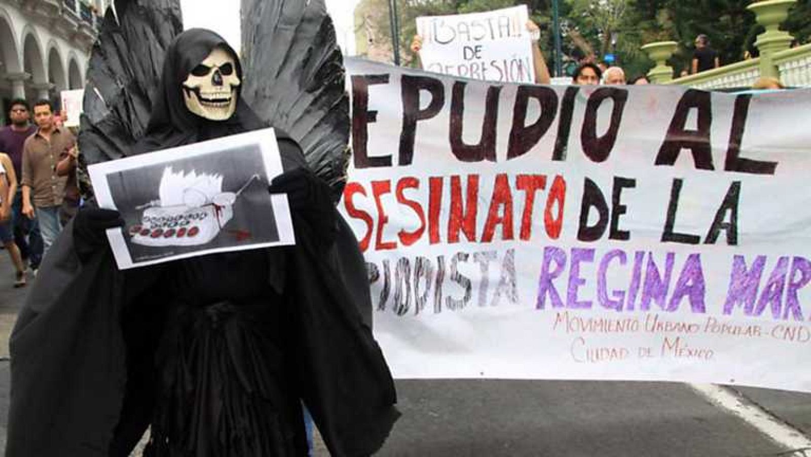 Informe Semanal - Periodistas mexicanos: entre el plomo o la plata - ver ahora