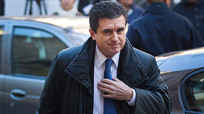 Informativo 24h - Matas vuelve a sentarse en el banquillo de los acusados por un delito de cohecho