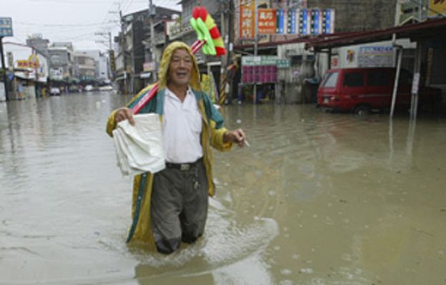  - El tifón Kalmaegi golpea Taiwan