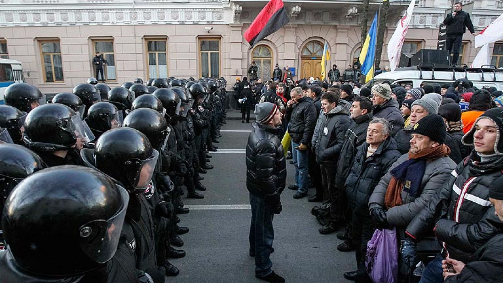 La oposición ucraniana presenta una moción de censura contra el Gobierno
