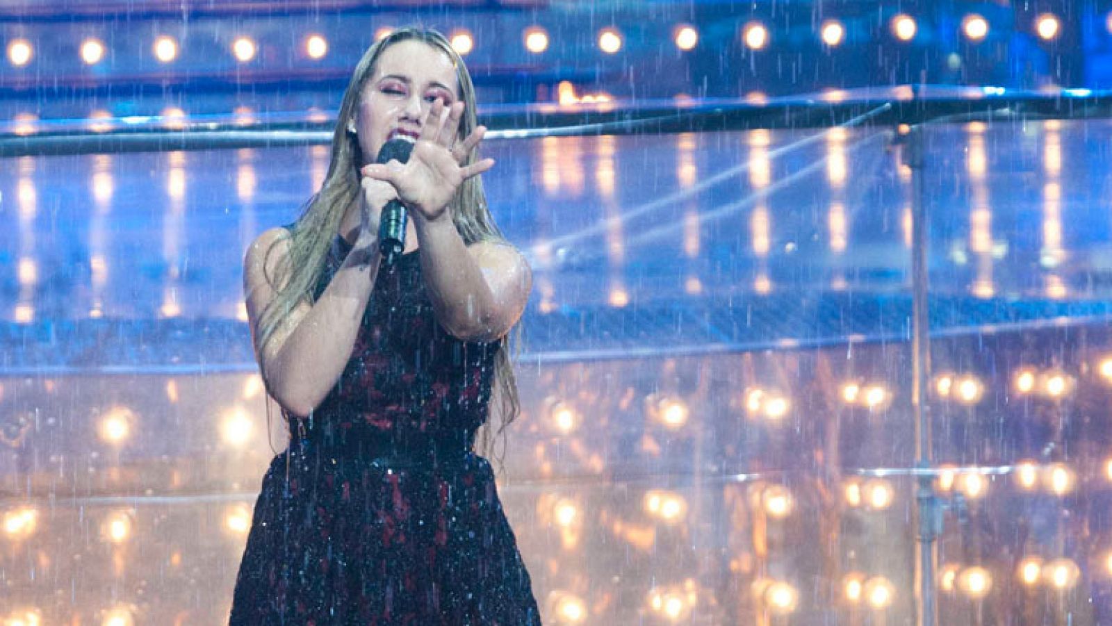 Uno de Los Nuestros - Contra viento y marea: Jennifer Rubio