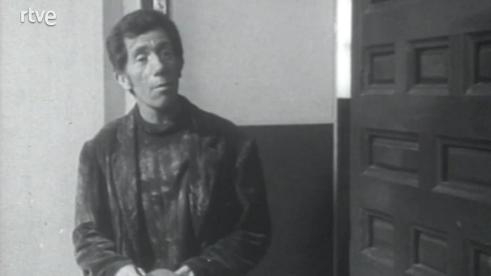 Crónicas de un pueblo - La media naranja