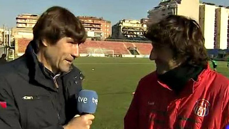 El exjugador Julio Salinas ha entrevistado a un entrenador al que conoce muy bien, a su hermano Patxi Salinas, antes de que el Sant Andreu se enfrente con el Atlético de Madrid en la Copa.