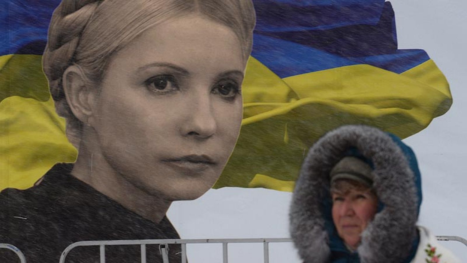 Los manifestantes ucranianos siguen bloqueando con barricadas el centro de Kiev