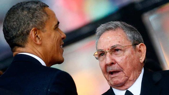 Informativo 24h - Obama saluda a Raúl Castro en el funeral de Mandela