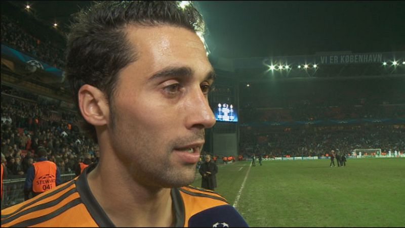El defensa del Real Madrid Álvaro Arbeloa ha declarado tras el partido ante el Copenhague que buscan a Cristiano "todos los días", en relación con el récord que ha batido esta noche el luso con sus nueve dianas en la fase de grupos.