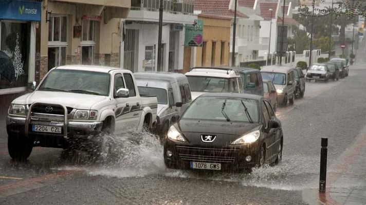 El tiempo - Lluvias y tormentas en Canarias, más en Tenerife e islas orientales