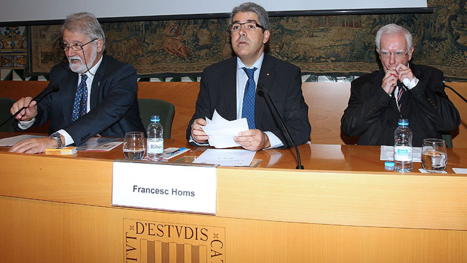 El Govern y PP se acusan de "manipular" la historia tras la inauguración del simposio catalán - Informativo 24h | Ver