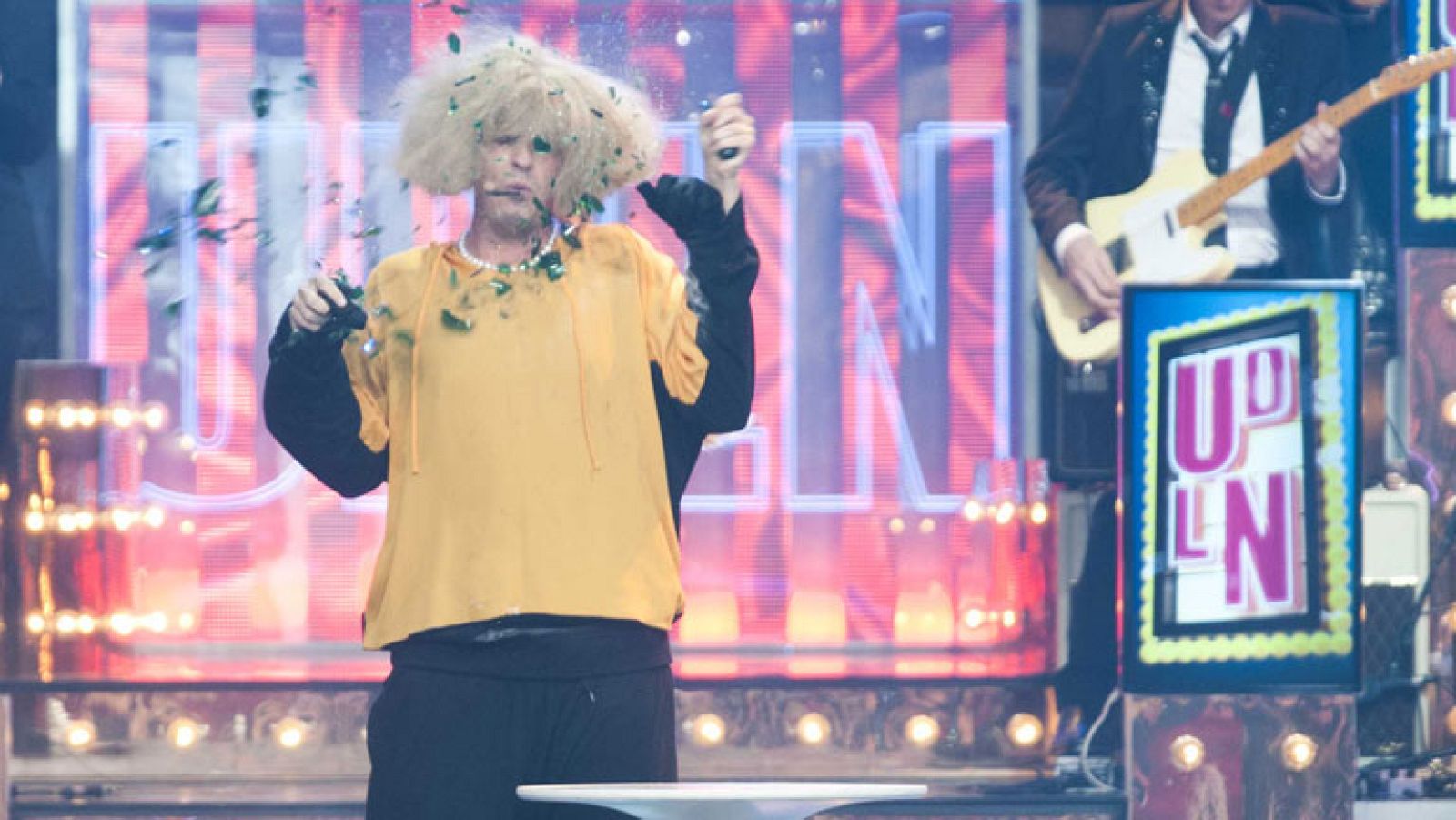 Uno de Los Nuestros - Edu Cayuela, una marioneta humana