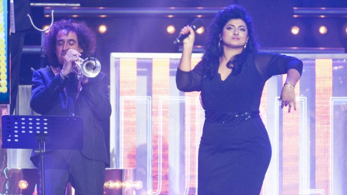 Uno de Los Nuestros - Aurora Salazar canta "A-ba-ni-bi"