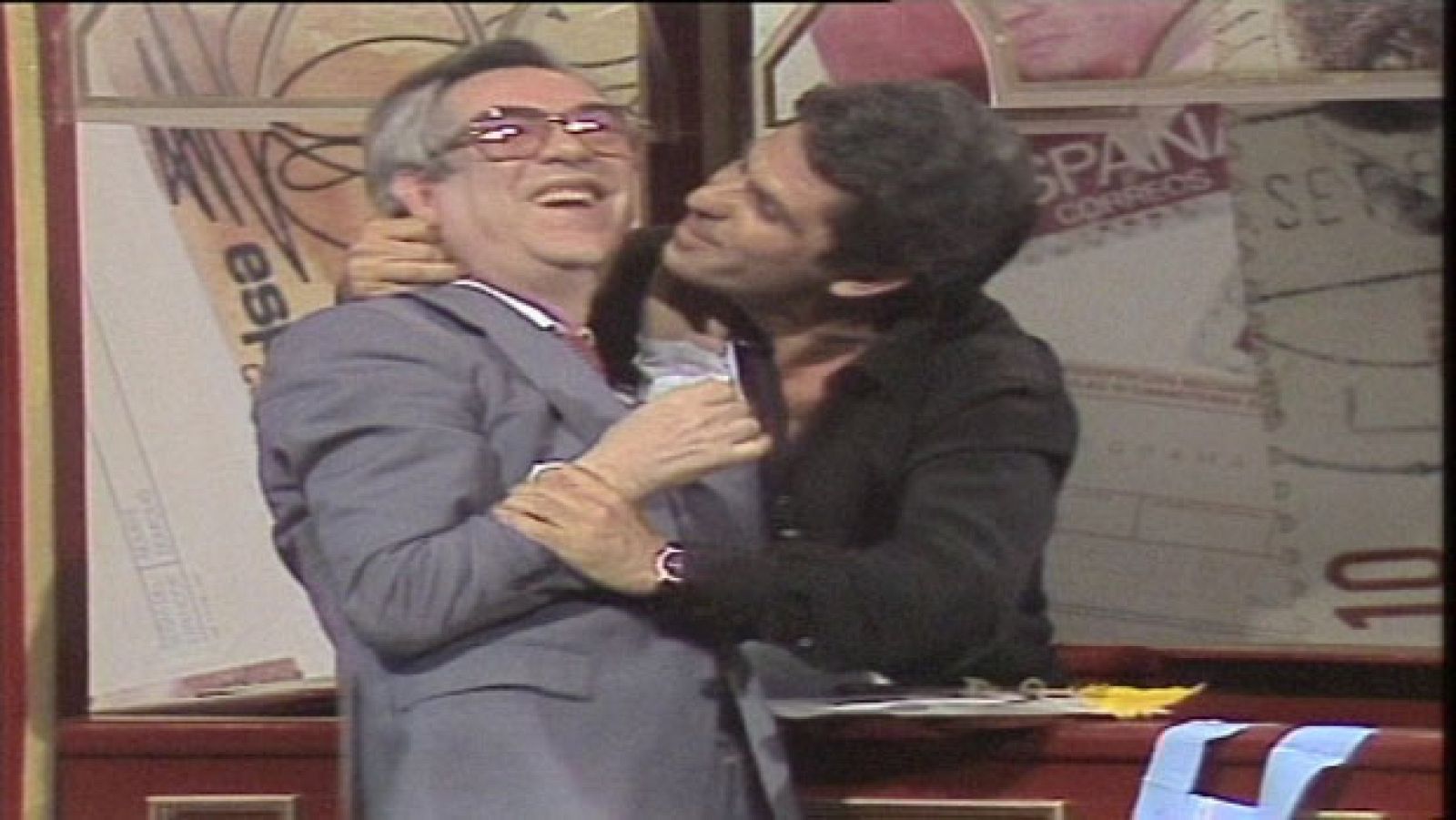 Pedro Ruiz y José Luis Coll - Besos por Navidad | Ver