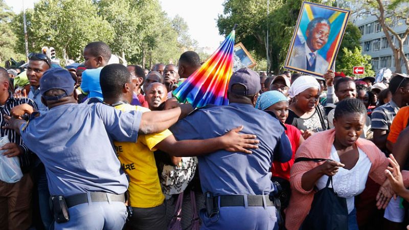 El clan de Mandela prepara el ritual del entierro de Mandela en Qunu | Ver