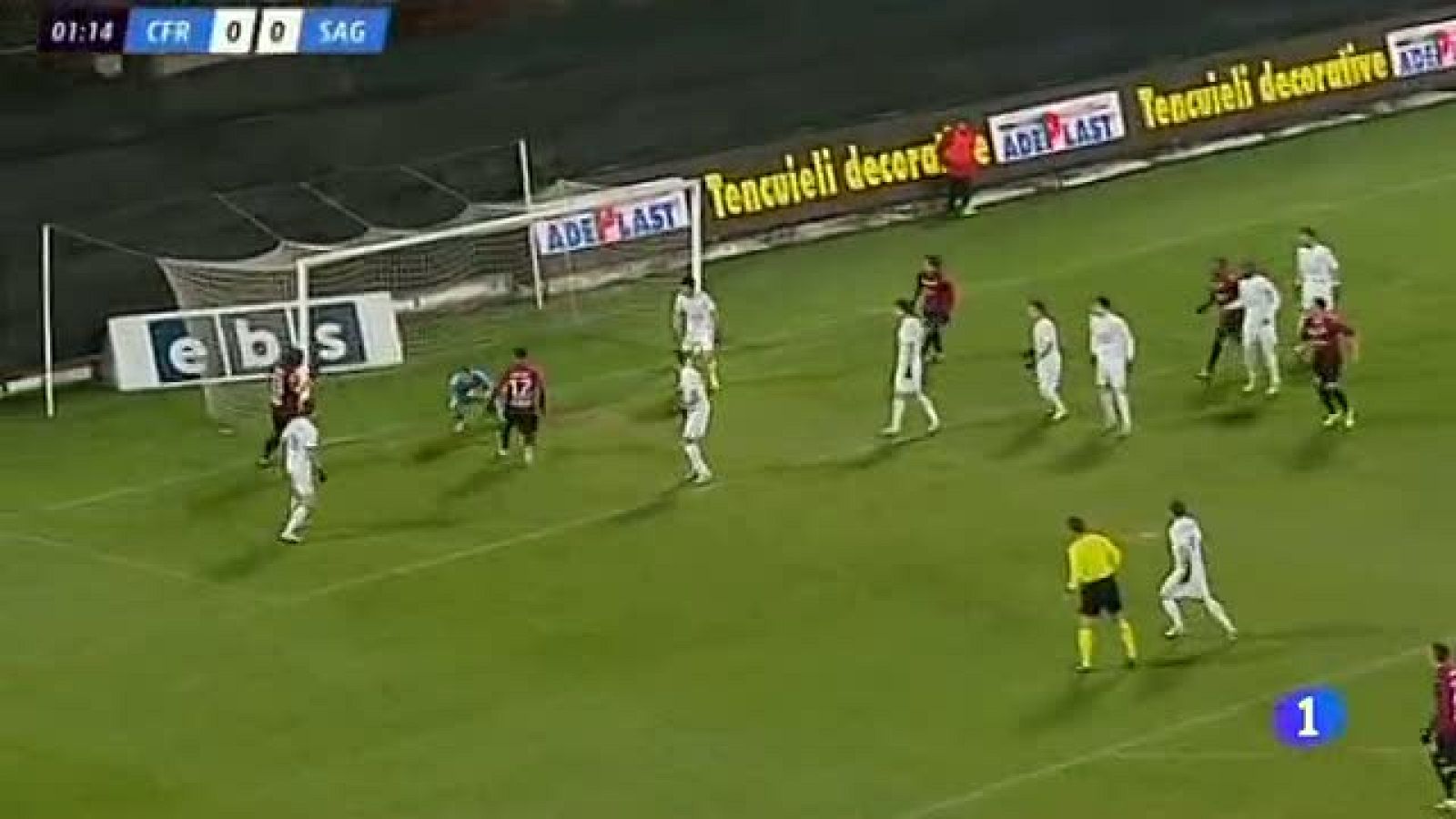 Candidato al gol tonto del año en la liga rumana | Ver