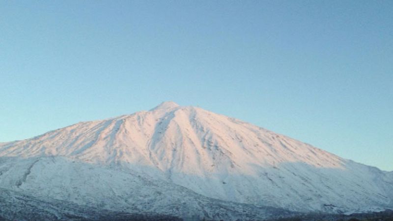 Cielos nubosos con lluvias débiles en la mitad oriental peninsular