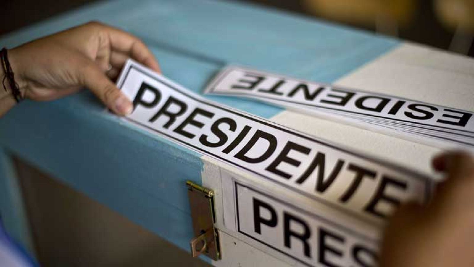 Chile elige presidenta entre Michelle Bachelet y Evelyn Matthei