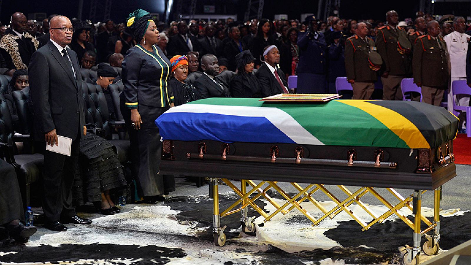 Los restos de Mandela ya reposan en Qunu