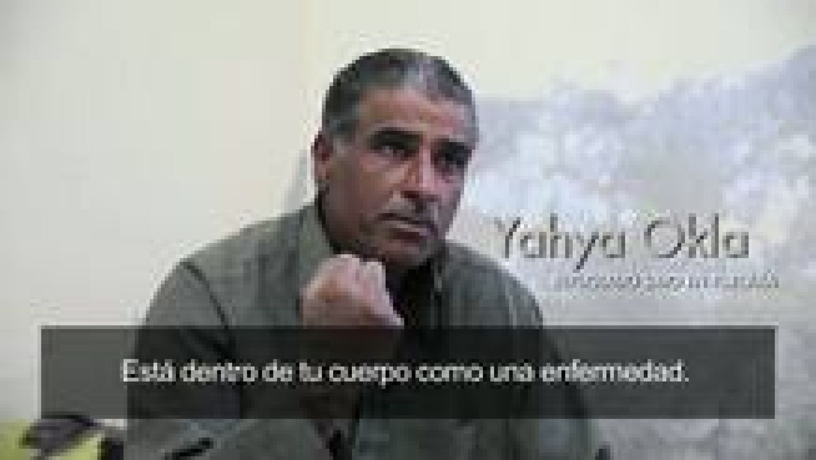  La organización humanitaria Médicos Sin Fronteras recoge el testimonio de Yahya, un refugiado sirio que se encuentra en un campo de desplazados en Siria a finales de abril de 2013. Allí vivía en una tienda junto a su familia. 