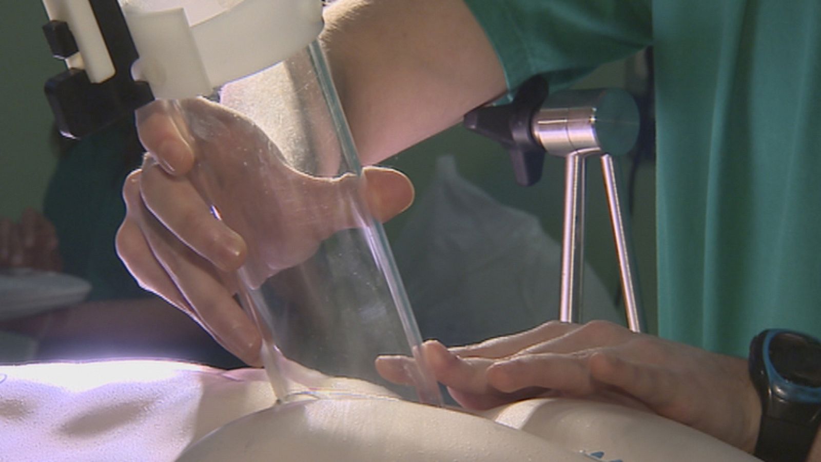 El Hospital Gregorio Marañón estrena el primer quirófano del mundo con navegador | Ver