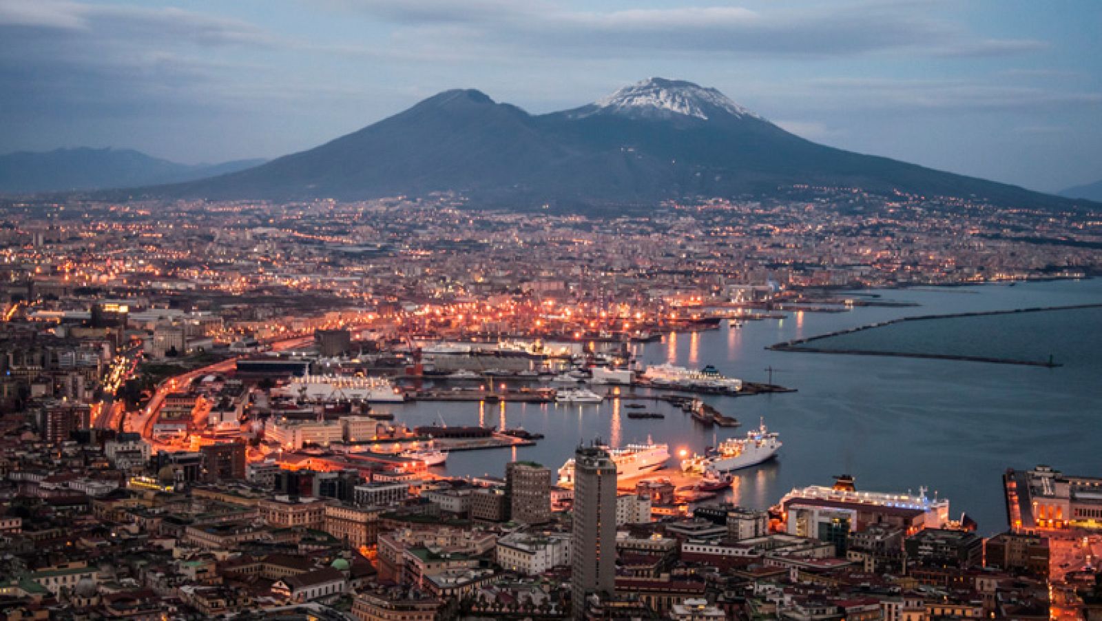 El Gobierno italiano aprueba una ley que penaliza la quema ilegal de basuras | Ver