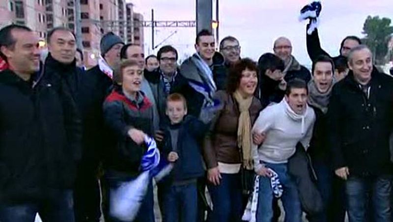 Los seguidores del Olímpic quieren repetir la hazaña del Alcorcón, que ya eliminó en la Copa del Rey al Real Madrid en 2010. De los más de mil aficionados del equipo valenciano, la mitad han viajado en tren dispuestos a dejarse la voz en el campo.