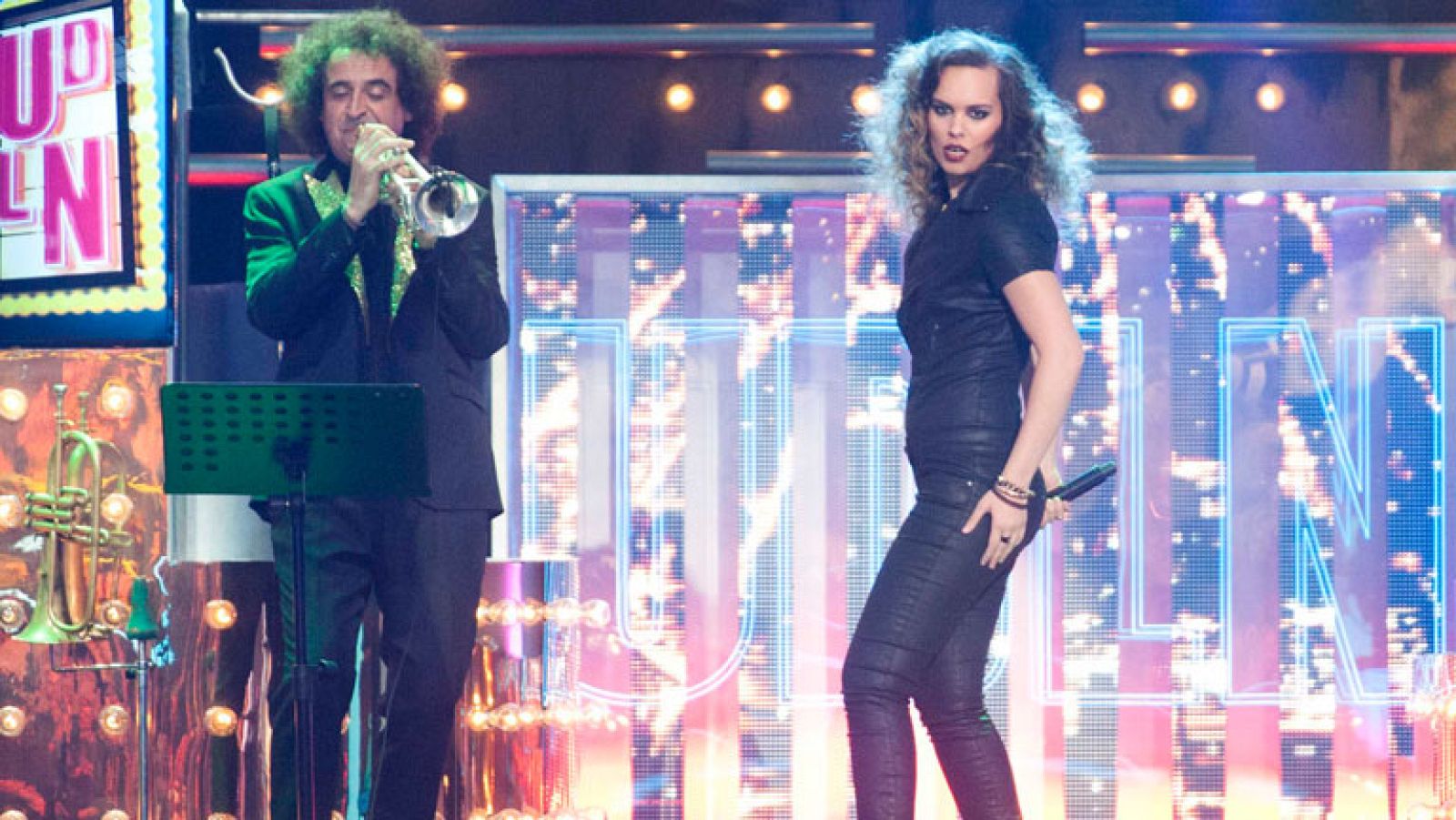 Uno de Los Nuestros - Eli Guillén canta "Que la detengan"