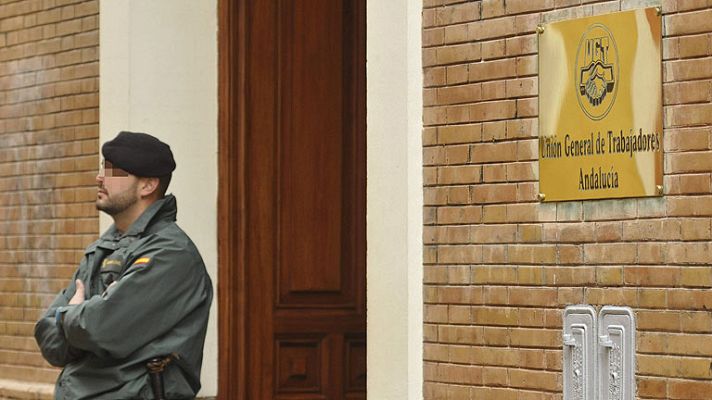 Informativo 24h - La Guardia Civil registra la sede de UGT-Andalucía en Sevilla