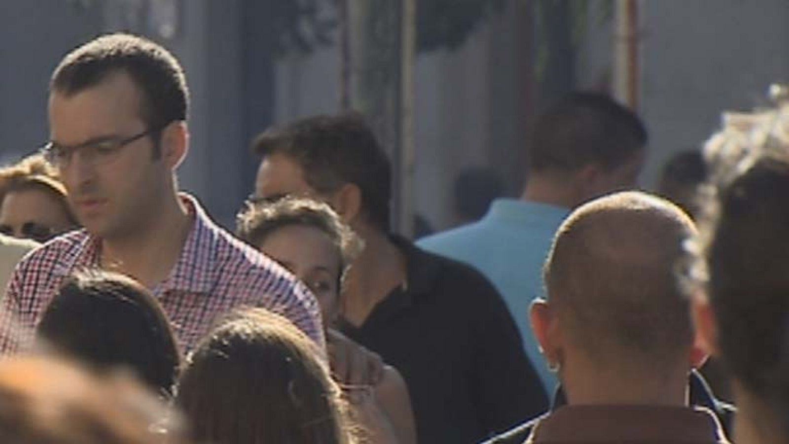 Las asociaciones de consumidores lamentan que sean los ciudadanos los que paguen la subida eléctrica