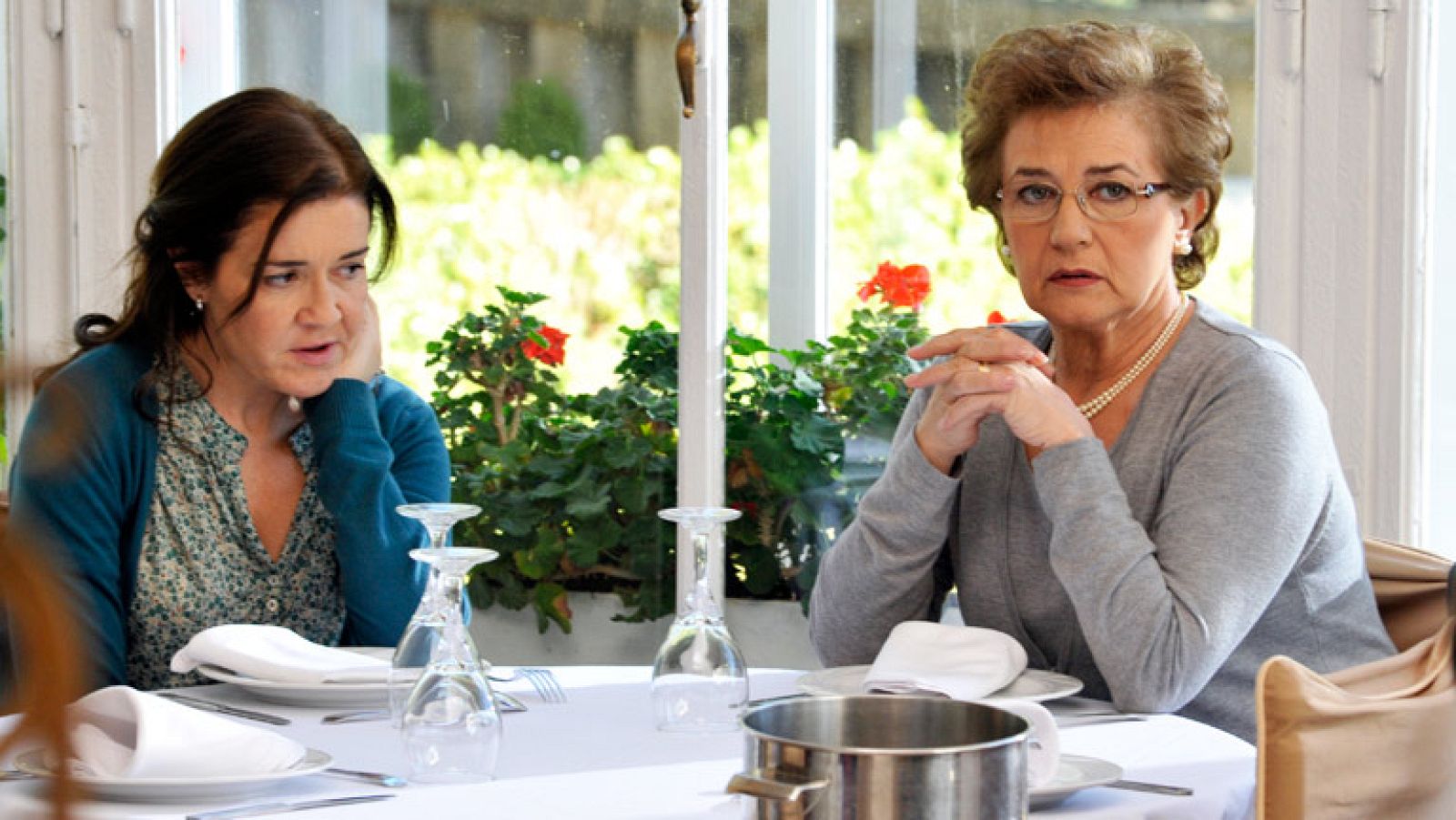 Los misterios de Laura - El comienzo del capítulo 20 - Los misterios de Laura | Ver