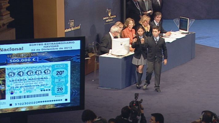 Lotería de Navidad - Vídeo del tercer premio, el 51.689, repartido por doce provincias