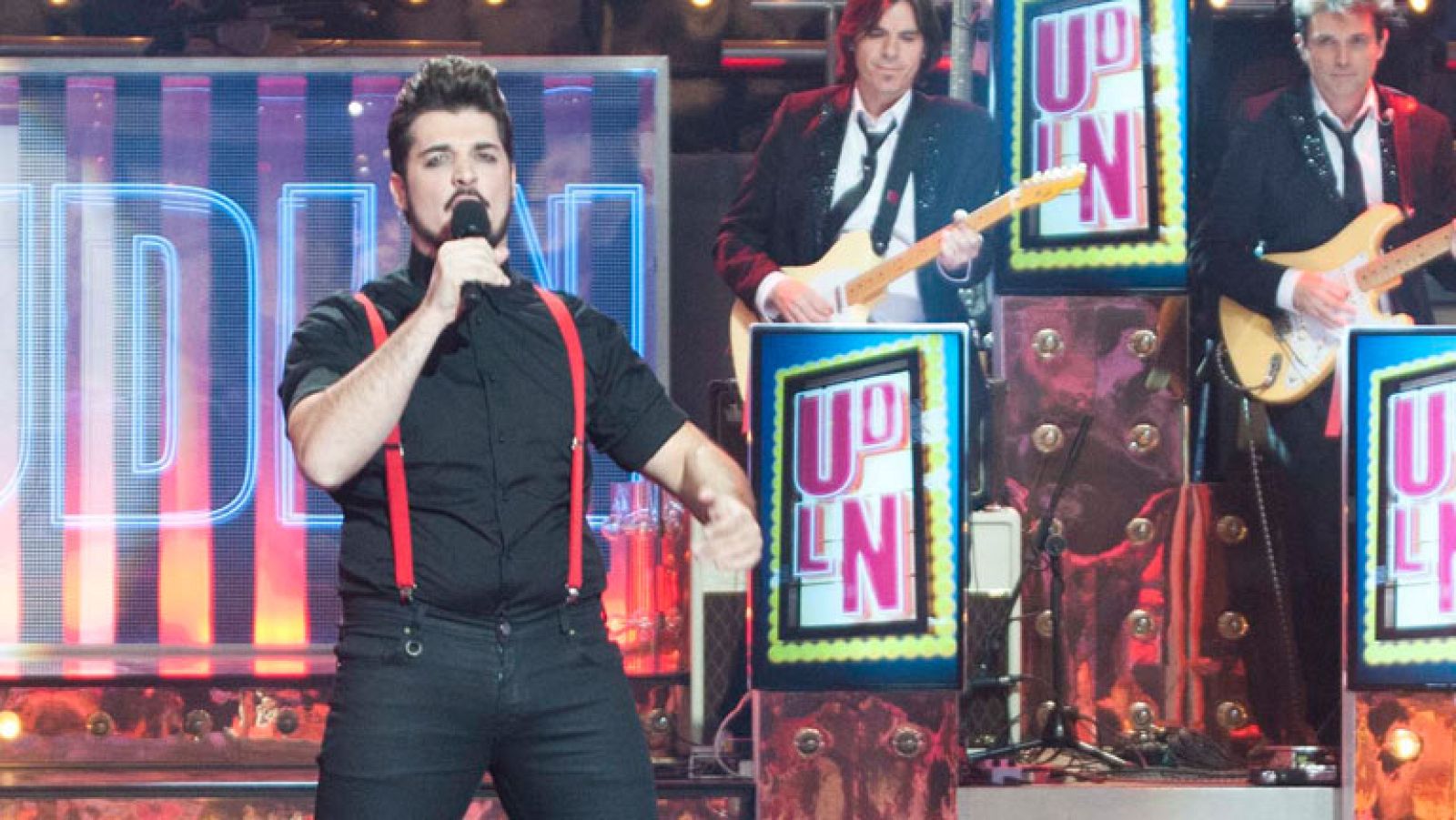 Uno de Los Nuestros - David Moreno canta "El vals del obrero"