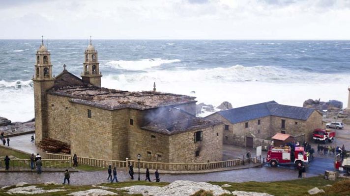 Telediario 1 - Incendio santuario Virxe da Barca