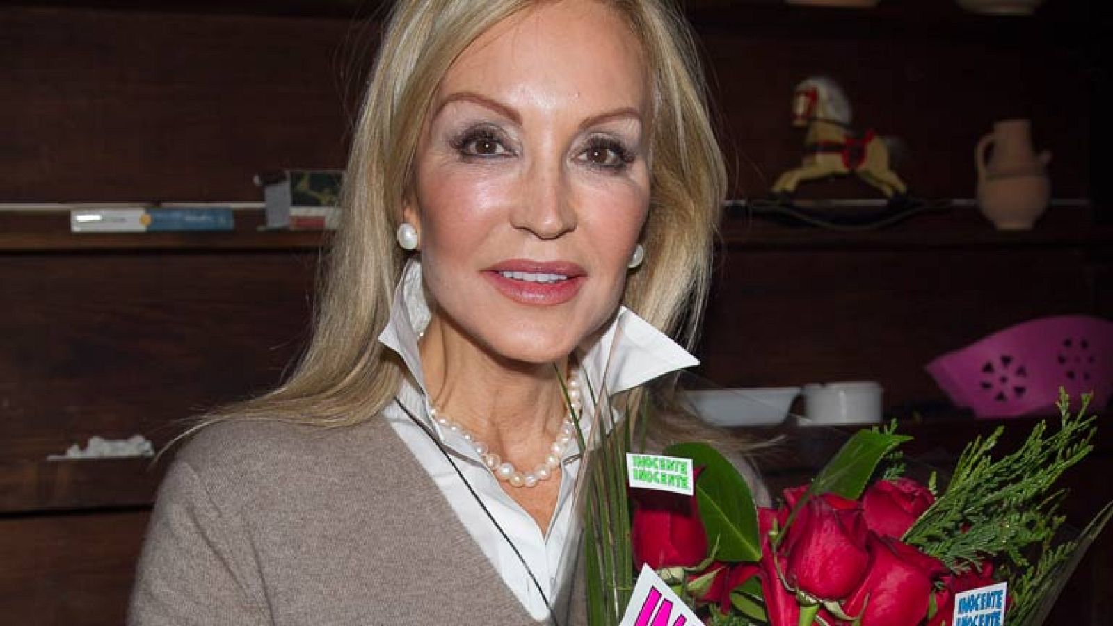 Gala Inocente Inocente 2013 - Carmen Lomana, realmente asustada en una sesión de espiritismo