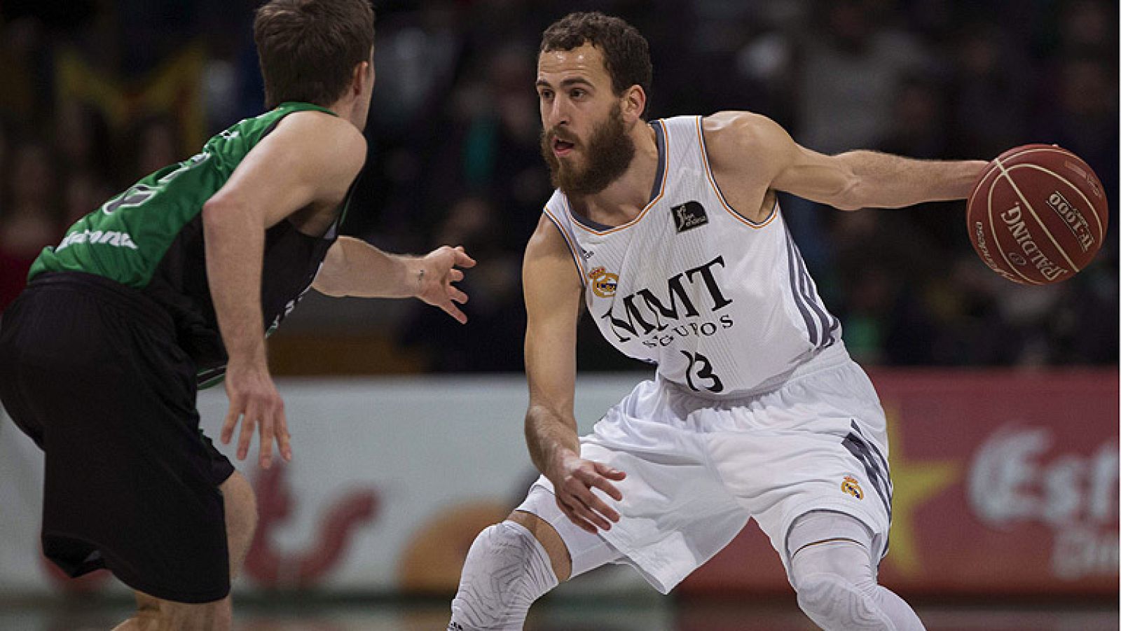 El Real Madrid ha logrado su 24ª victoria consecutiva en la cancha del FIATC Joventut, al que ha derrotado por 68-72.