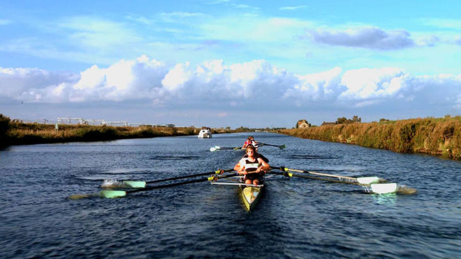Españoles en el mundo - Cambridge - Avance | Ver