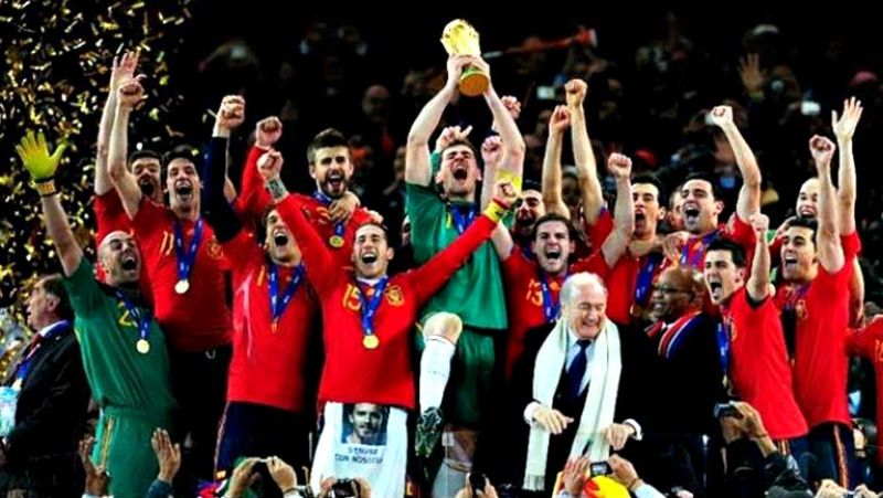 De todos los retos deportivos que se presentan en este 2014, hay uno que en España tendrá más interés y es la posibilidad de ganar un nuevo mundial de fútbol, de forma consecutiva, y en Río de Janeiro.
