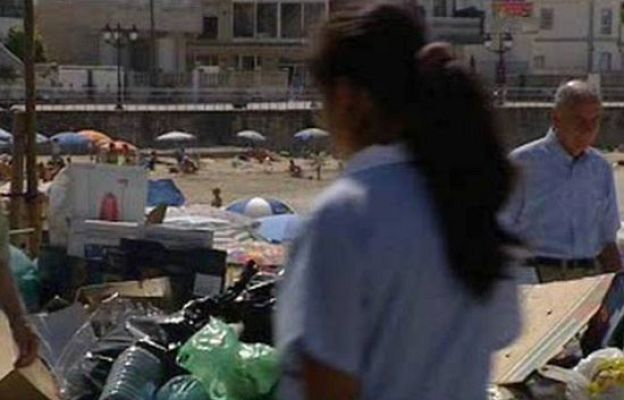  - Se acumula la basura en Nigrán