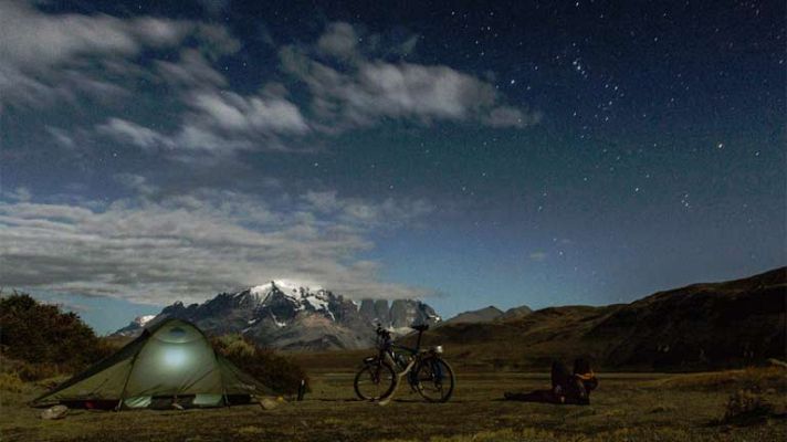 Telediario 1 - Una vuelta al mundo en bicicleta