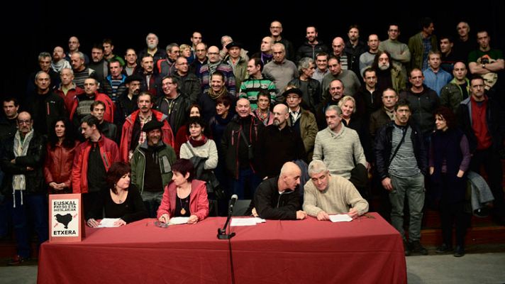 Telediario 1 - Acto de expresos de ETA