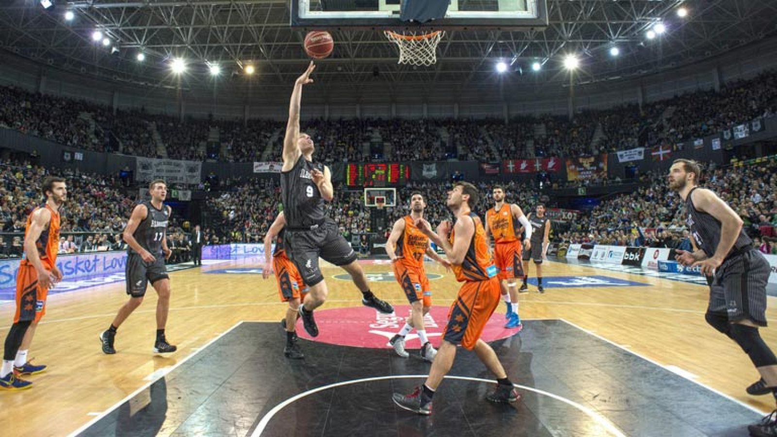 Bilbao Basket 80 - Valencia 83 - Baloncesto en RTVE | Ver
