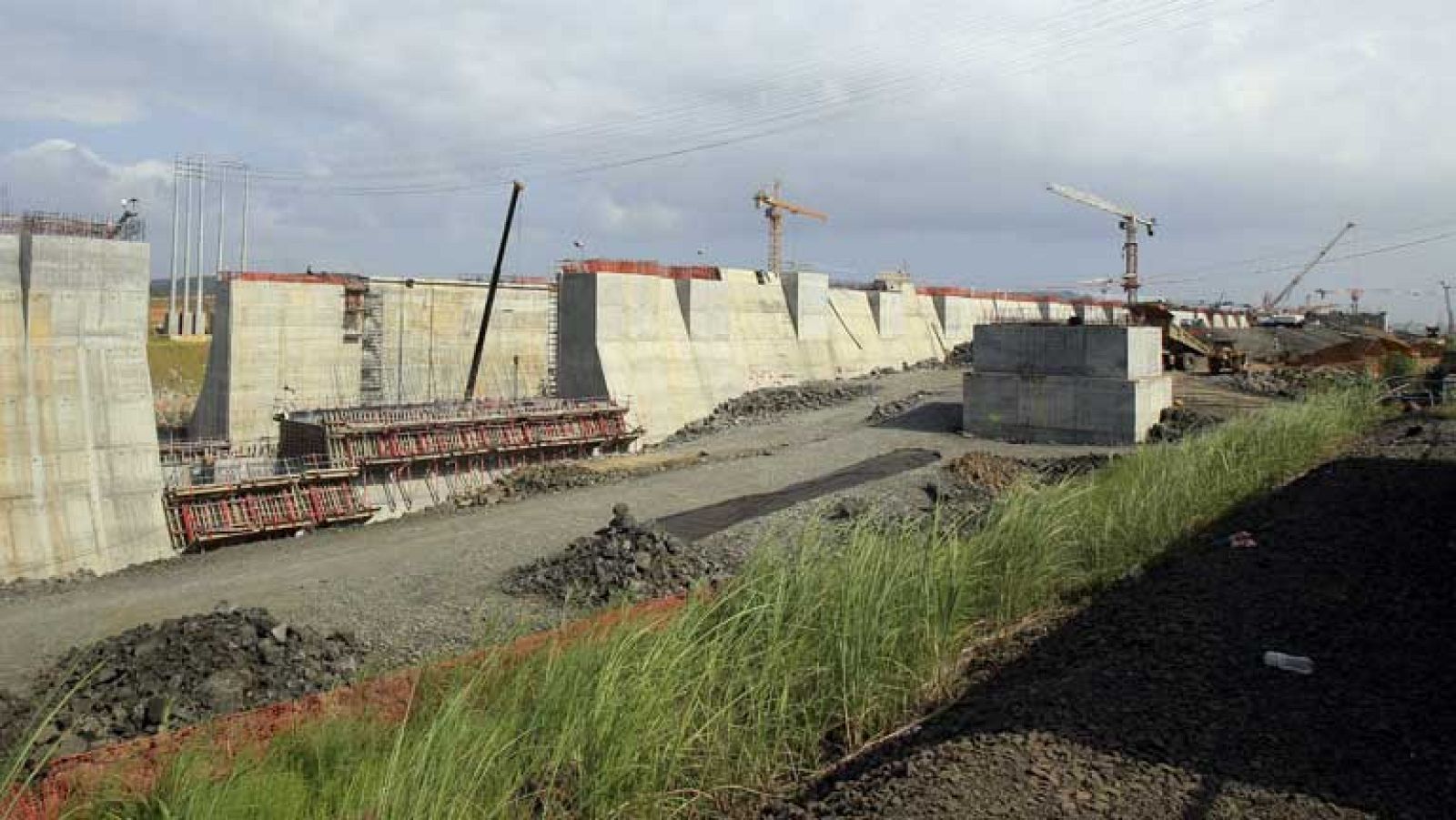 Pastor se reúne con Martinelli para tratar de lograr un acuerdo sobre el Canal