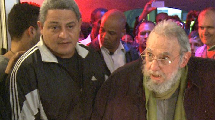 Telediario 1 - Fidel Castro reaparece por primera vez desde abril de 2013