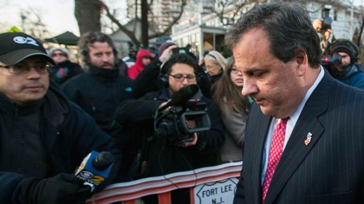 La 2 Noticias - El Gobernador republicano moderado Christie, en la cuerda floja por planear un peligroso atasco