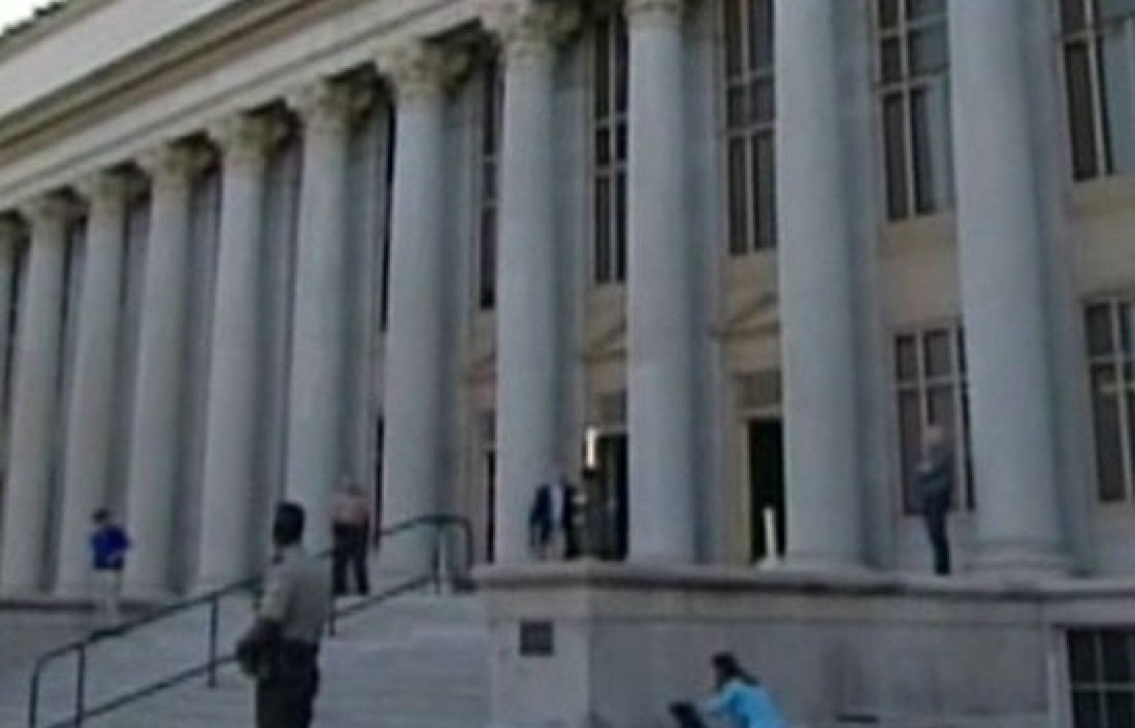 Acusan de abusos sexuales en Texas a la secta polígama | Ver