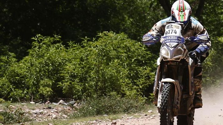 Telediario 1 - Txomin Arana comprueba la dureza del Dakar para un novato