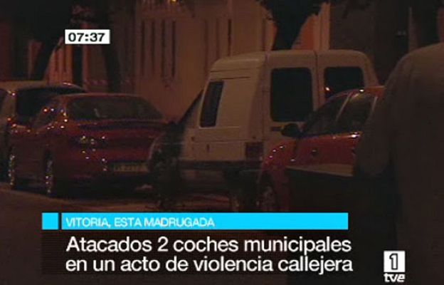 - Desconocidos tratan de quemar coche