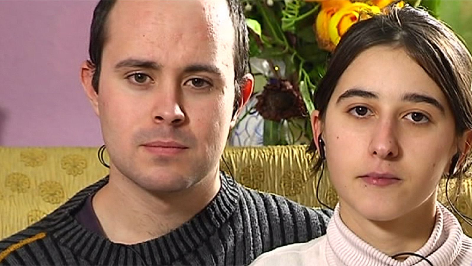 Entre Todos - Adrián y Esmeralda quieren abrir una papelería