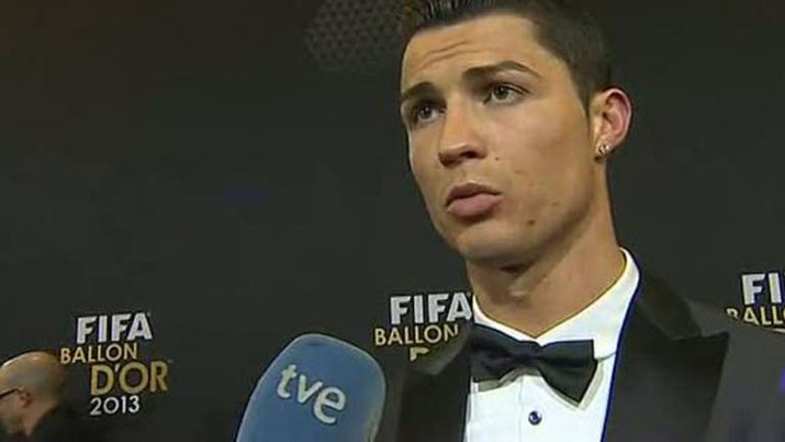 Cristiano se emociona tras recibir el Balón de Oro | Ver