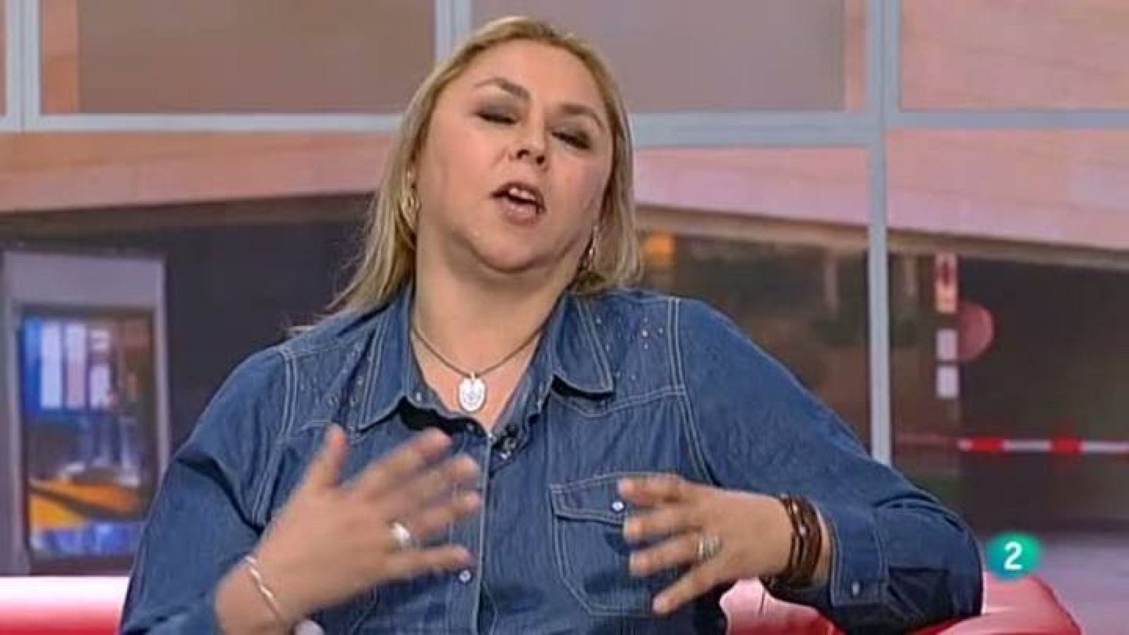 Para Todos La 2 - Entrevista - Megan Maxwell publica ahora "Melocotón loco"